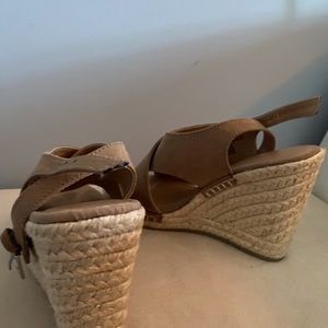 Brown/Tan Wedges